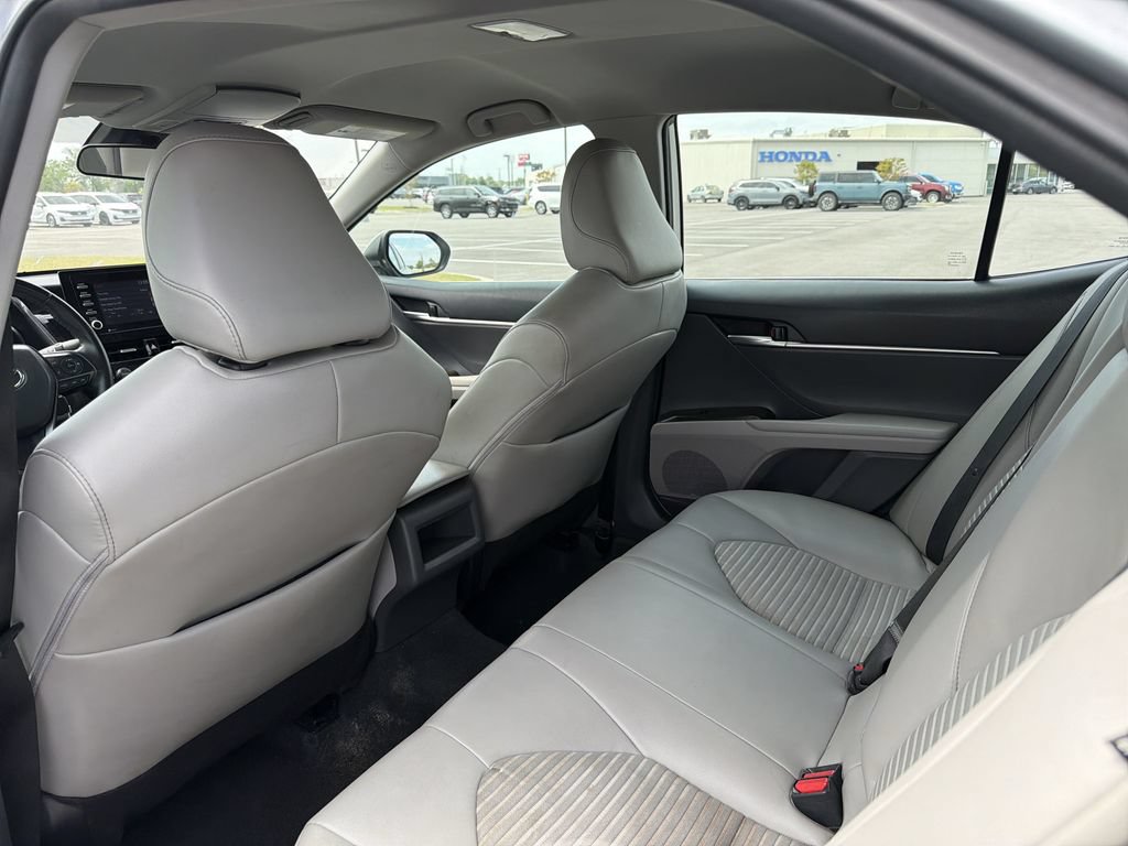 Used 2023 Toyota Camry SE FWD image 11