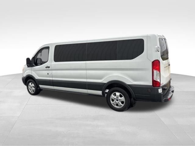 Used 2017 Ford Transit 350 XLT image 4