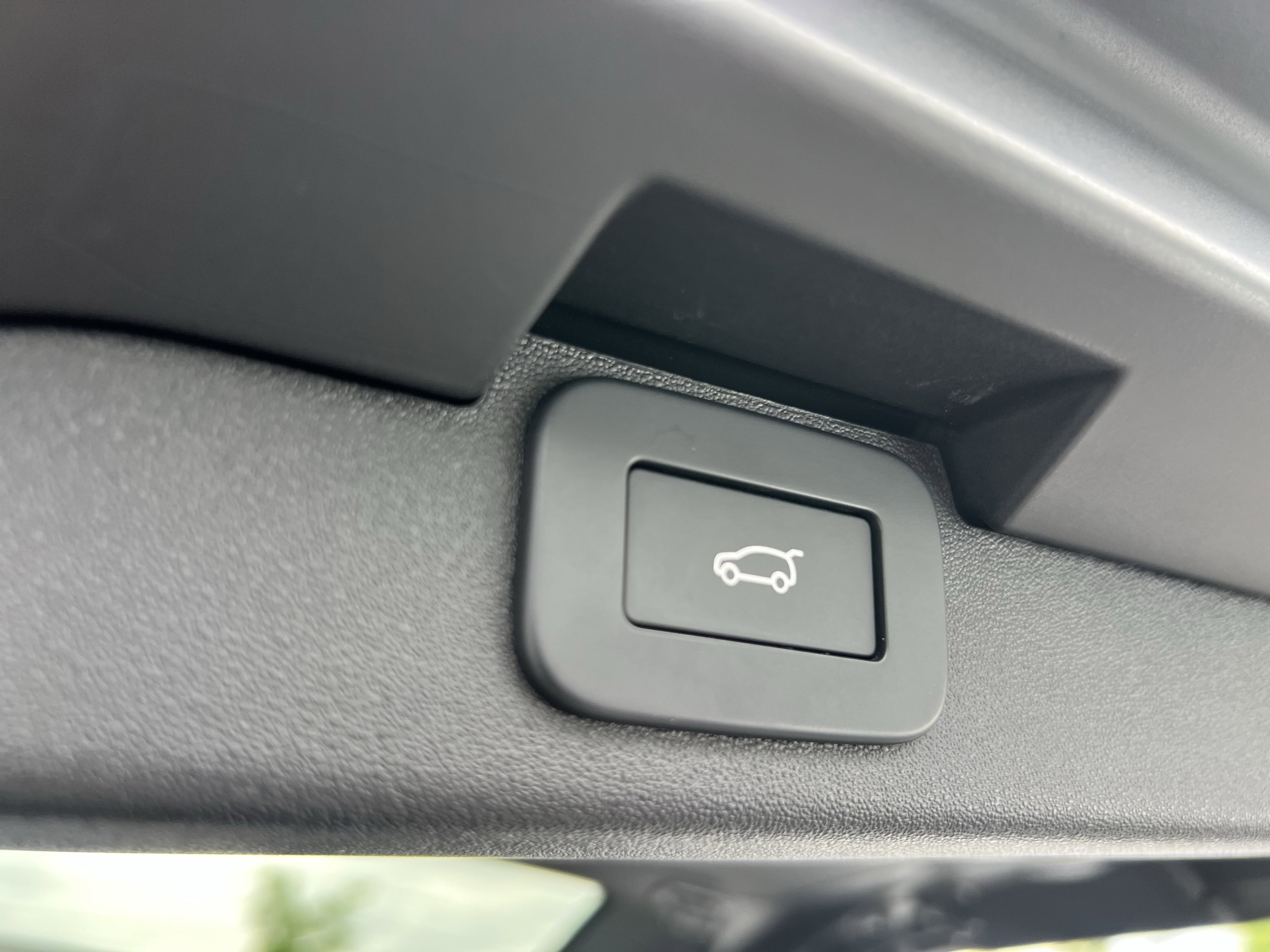Certified 2023 Land Rover Discovery HSE R-Dynamic AWD/4WD image 36