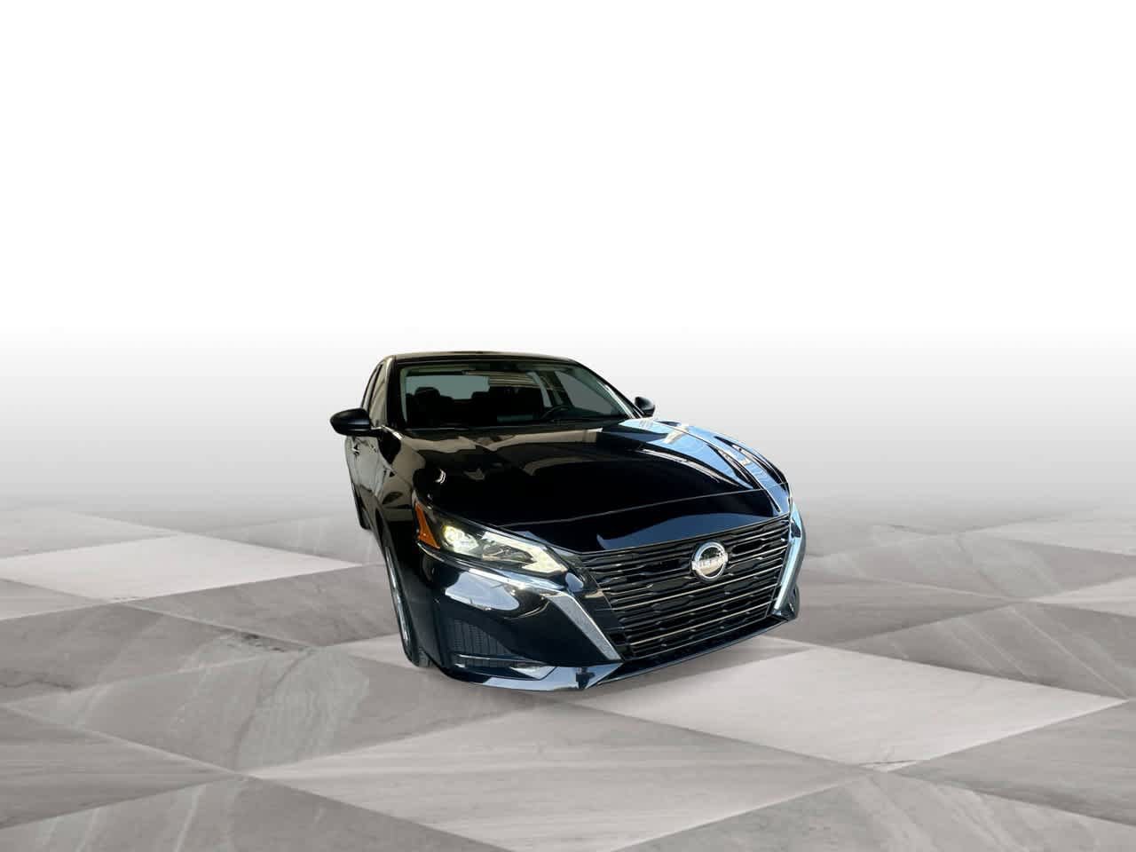 Used 2025 Nissan Altima 2.5 S FWD image 2