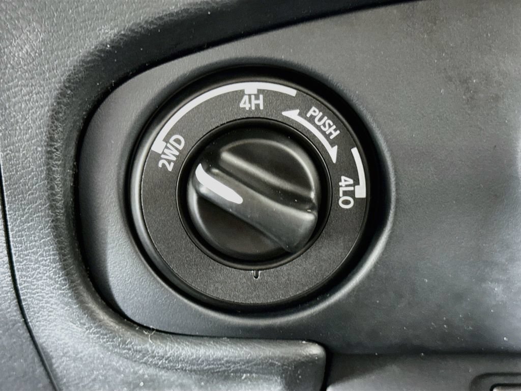 Used 2022 Nissan Frontier S w/ Technology Package AWD/4WD image 15