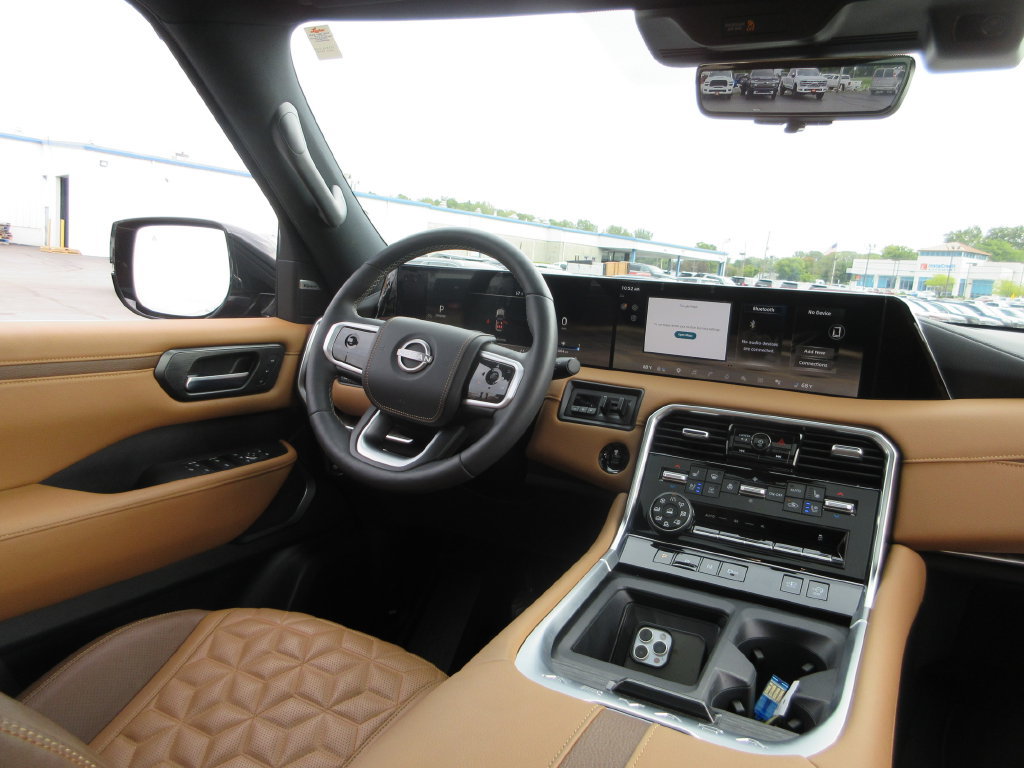 Used 2025 Nissan Armada Platinum Reserve AWD/4WD image 28