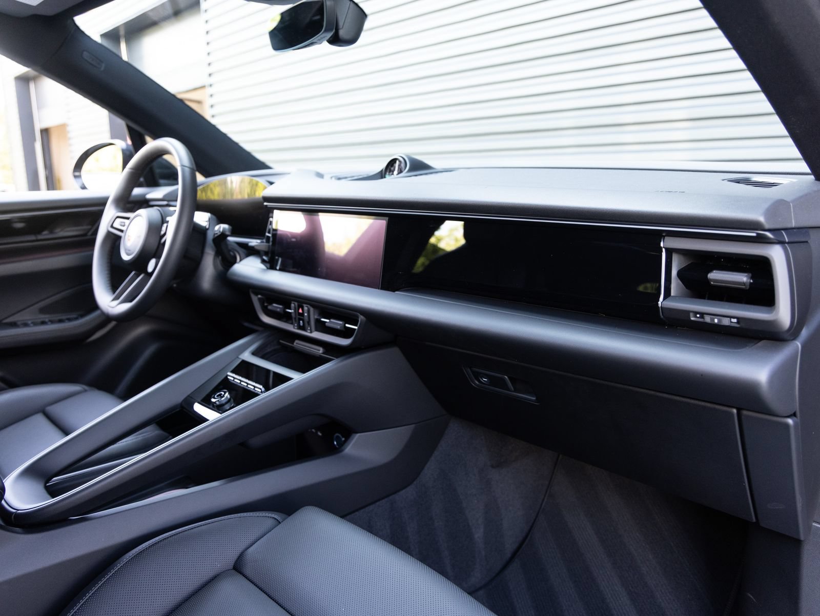 New 2026 Porsche Macan 4 Electric AWD/4WD image 36