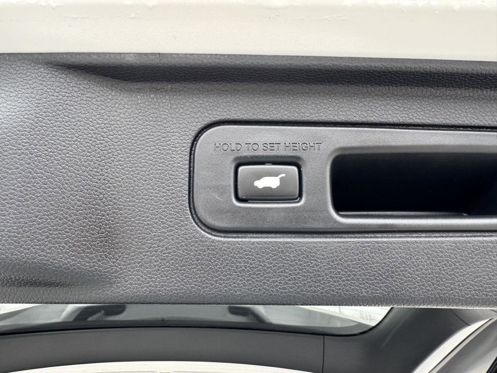 Used 2023 Honda Pilot EX-L image 11