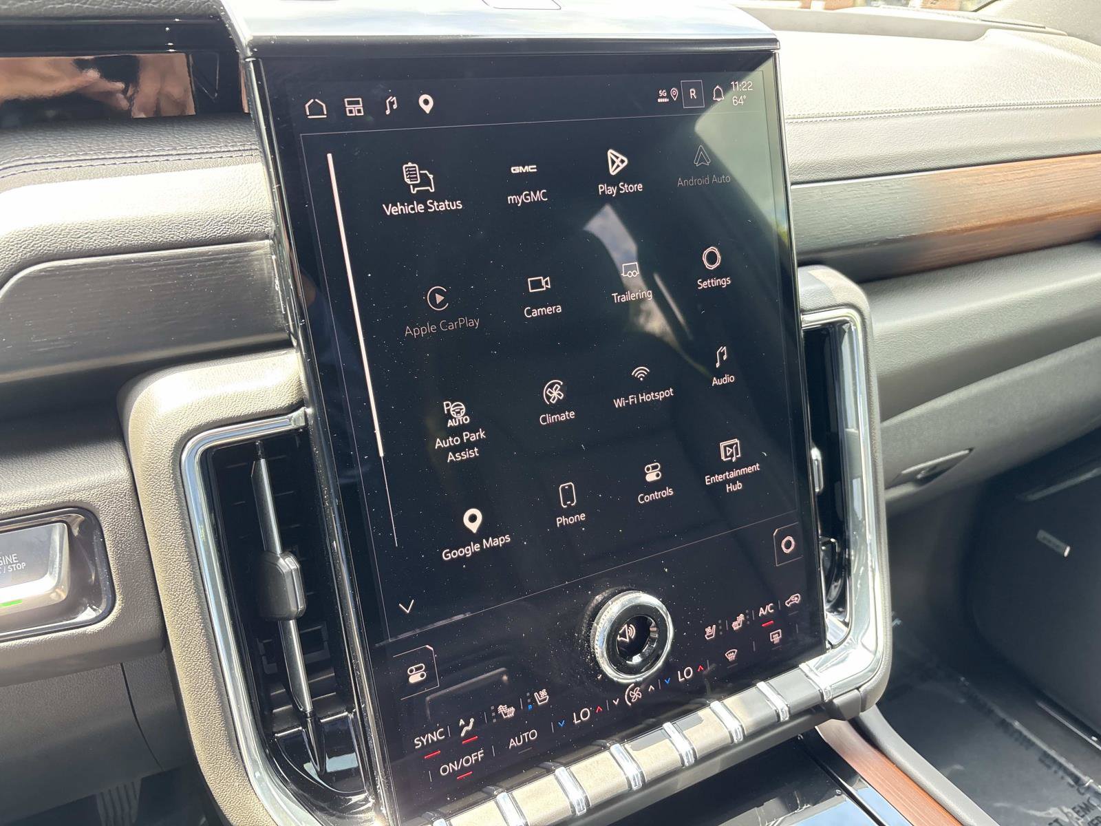 Used 2025 GMC Yukon Denali w/ Denali Reserve Package AWD/4WD image 24