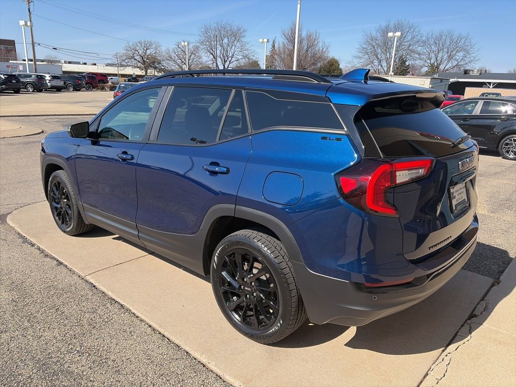 Used 2023 GMC Terrain SLE w/ Elevation Edition image 6