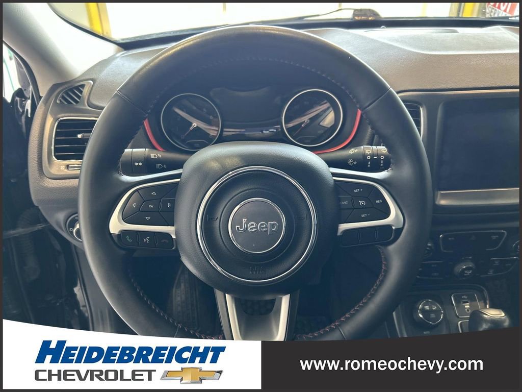 Used 2018 Jeep Compass Trailhawk w/ Navigation Group AWD/4WD image 16