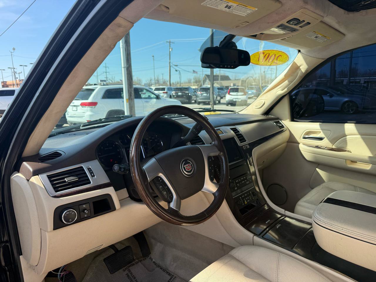 Used 2007 Cadillac Escalade AWD w/ Information Package image 10