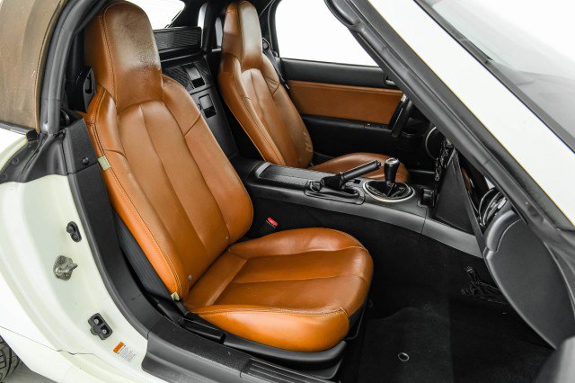 Used 2008 MAZDA MX-5 Miata Grand Touring w/ Premium Pkg RWD image 30