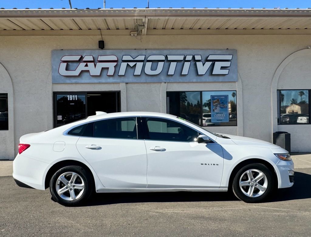 Used 2024 Chevrolet Malibu LT image 3
