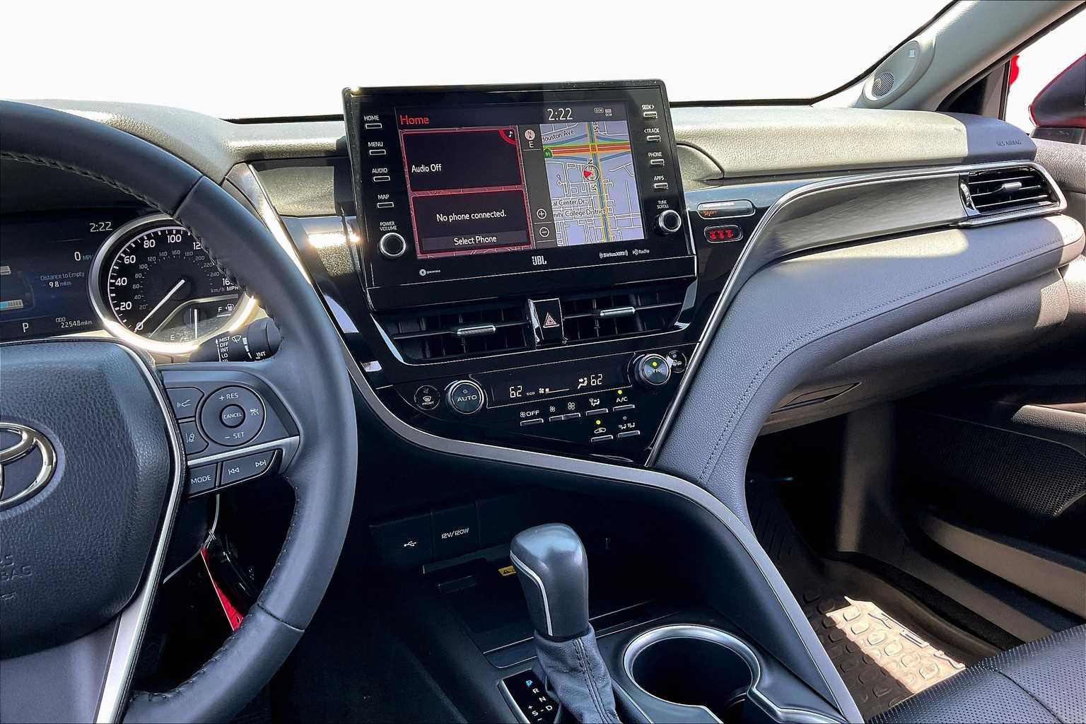 Used 2022 Toyota Camry XLE w/ Navigation Upgrade Package FWD image 6