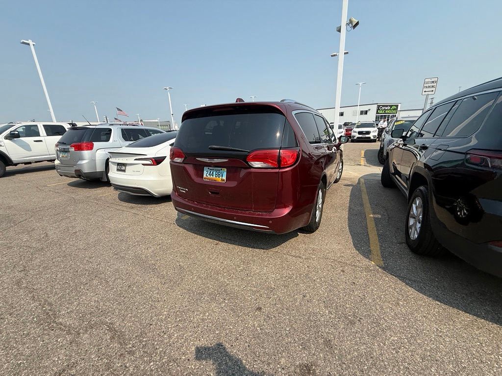 Certified 2019 Chrysler Pacifica Touring-L FWD image 6