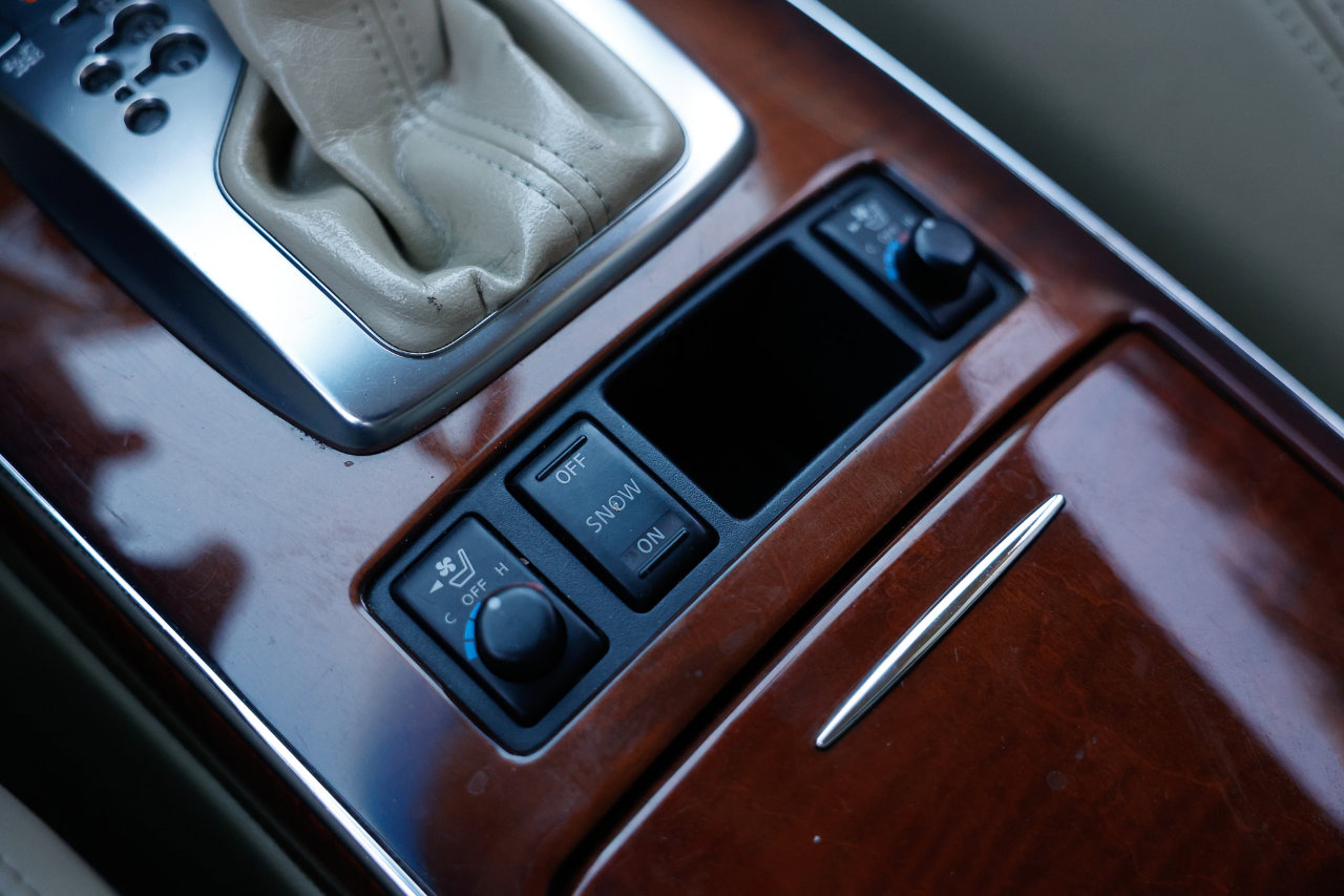 Used 2009 INFINITI FX35 AWD w/ Navigation Pkg image 36