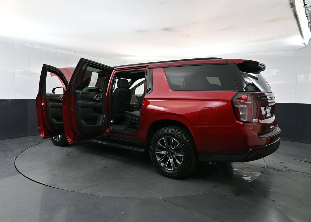 Used 2024 Chevrolet Suburban Z71 w/ Luxury Package AWD/4WD image 28