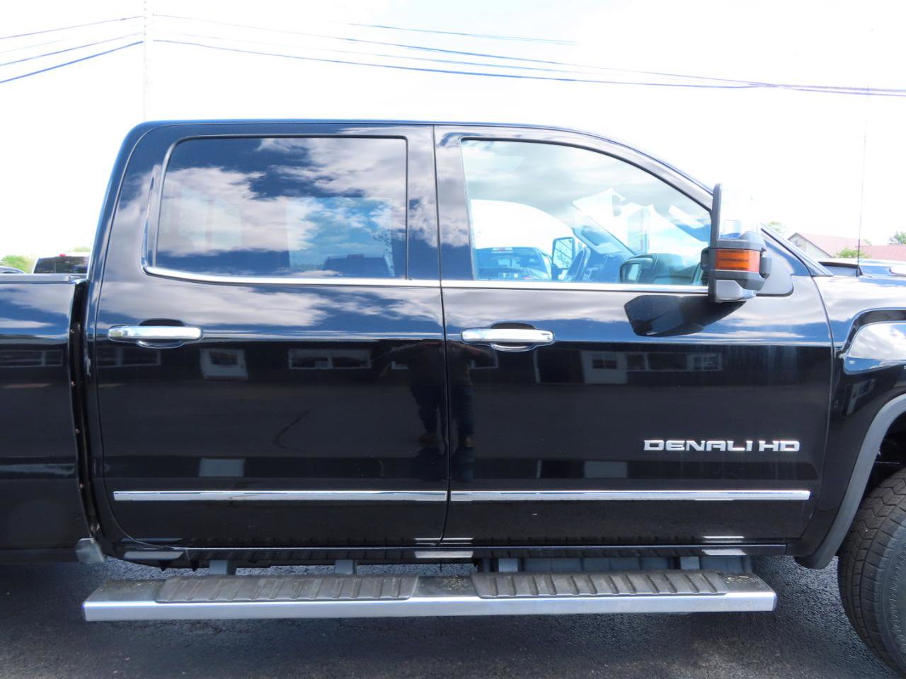 Used 2019 GMC Sierra 3500 Denali w/ Duramax Plus Package AWD/4WD image 23
