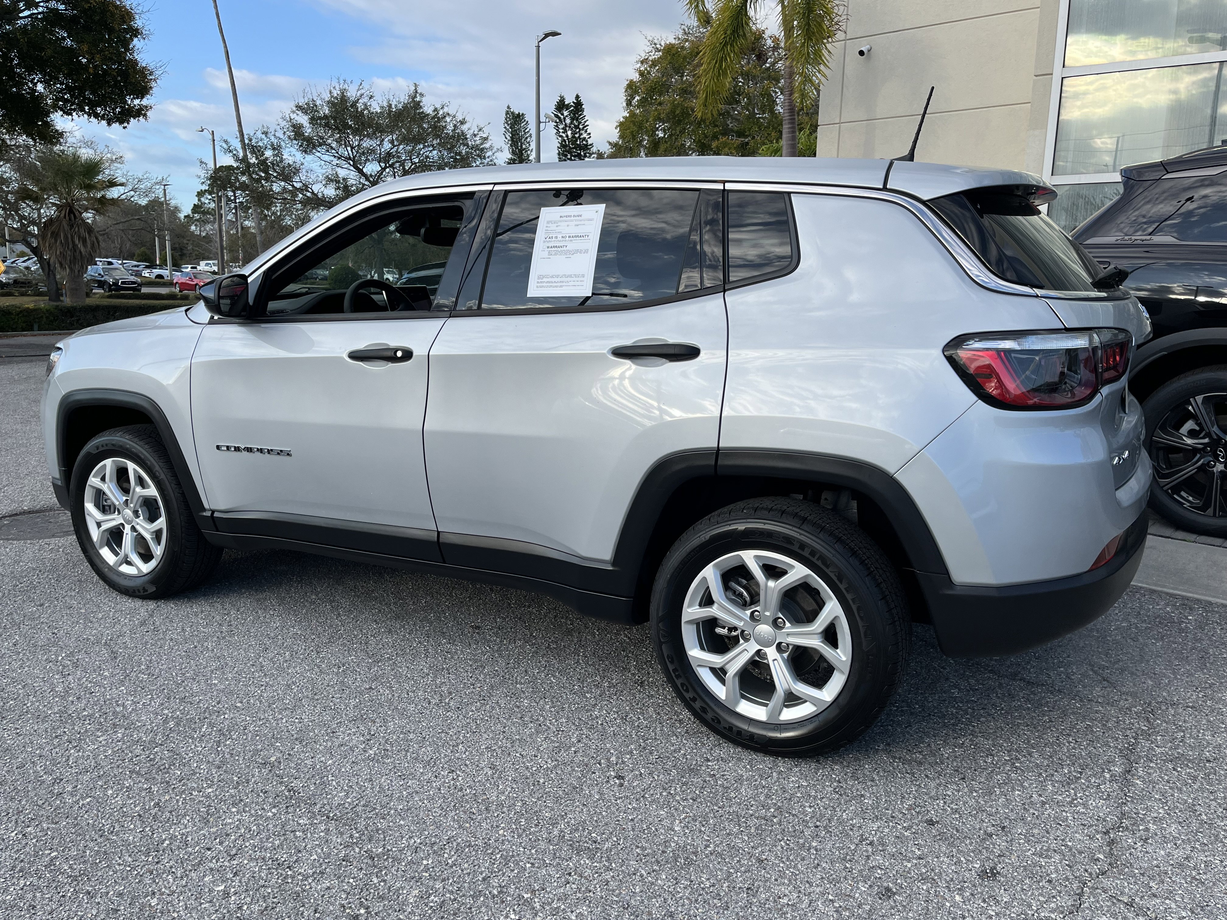 Used 2024 Jeep Compass Sport image 6