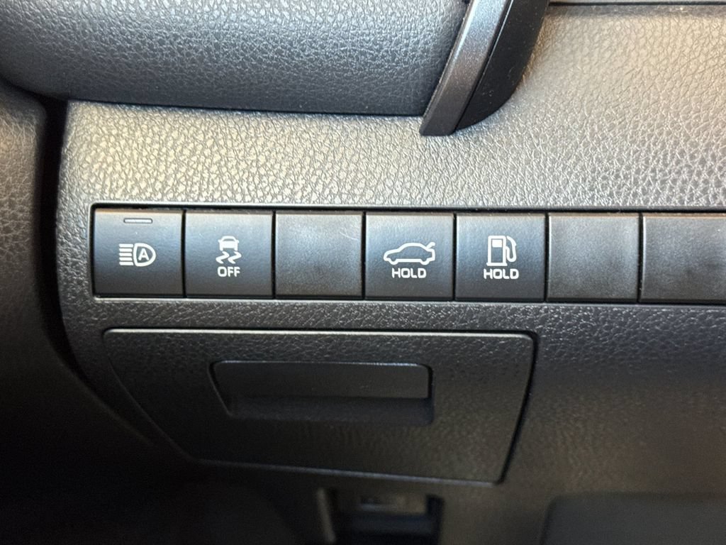Used 2022 Toyota Camry SE w/ Carpet Mat Package (TMS) FWD image 33