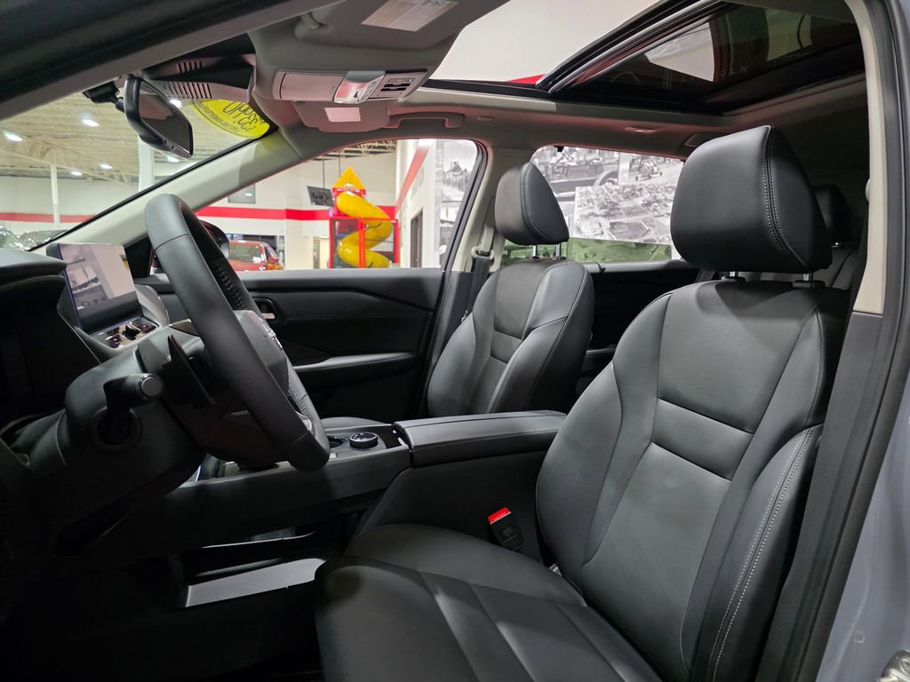 Used 2025 Nissan Rogue SL w/ SL Premium Package image 15