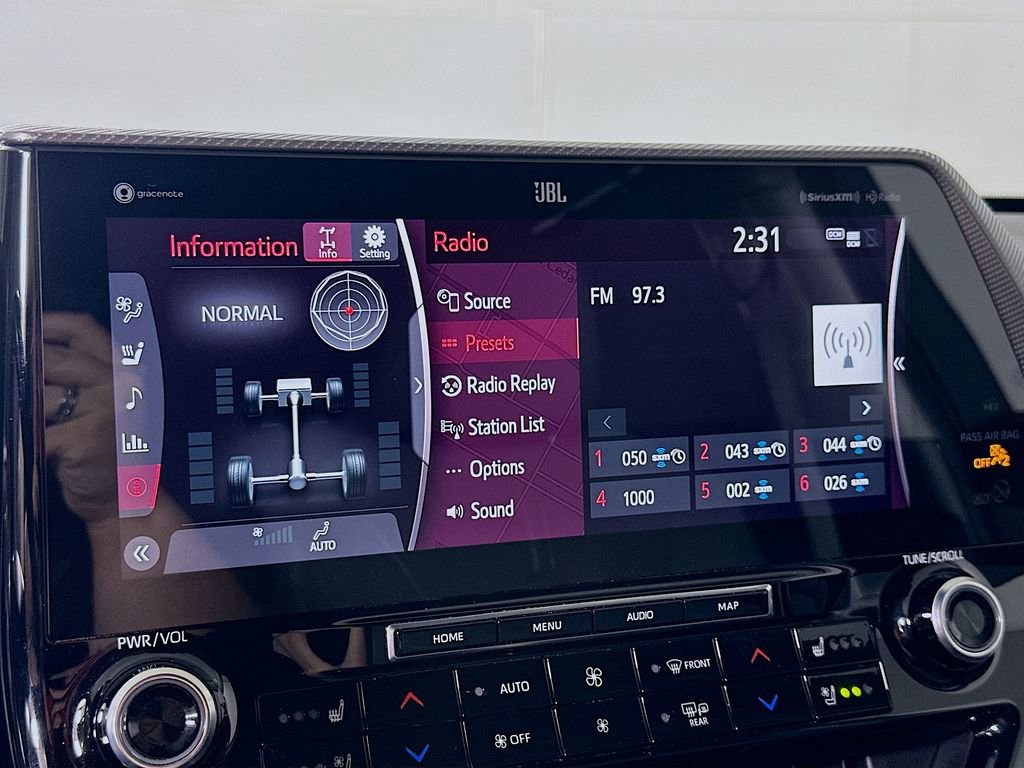 Used 2022 Toyota Highlander Platinum image 29