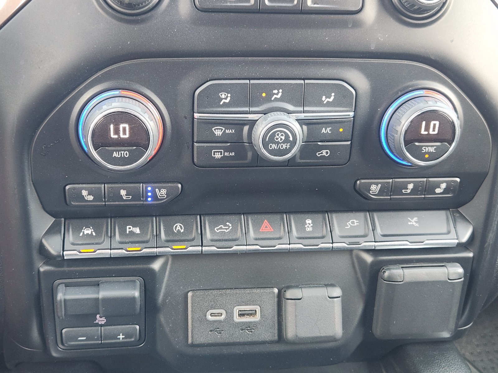 Used 2019 Chevrolet Silverado 1500 High Country AWD/4WD image 22