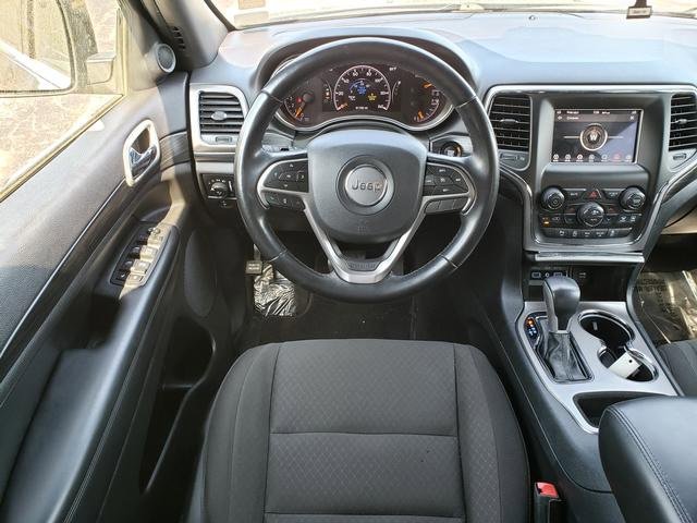 Used 2020 Jeep Grand Cherokee Laredo AWD/4WD image 16