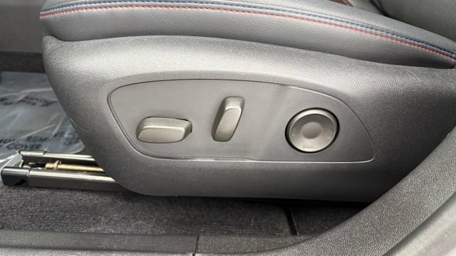 Used 2024 Chevrolet Equinox EV RS FWD image 14