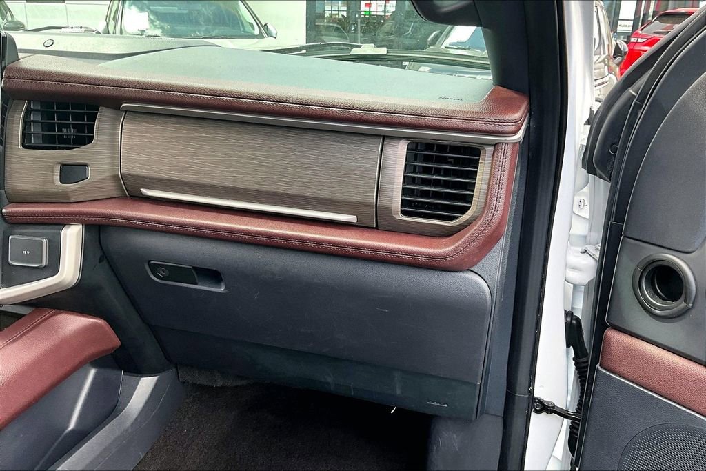 Used 2023 Ford Expedition Limited image 26