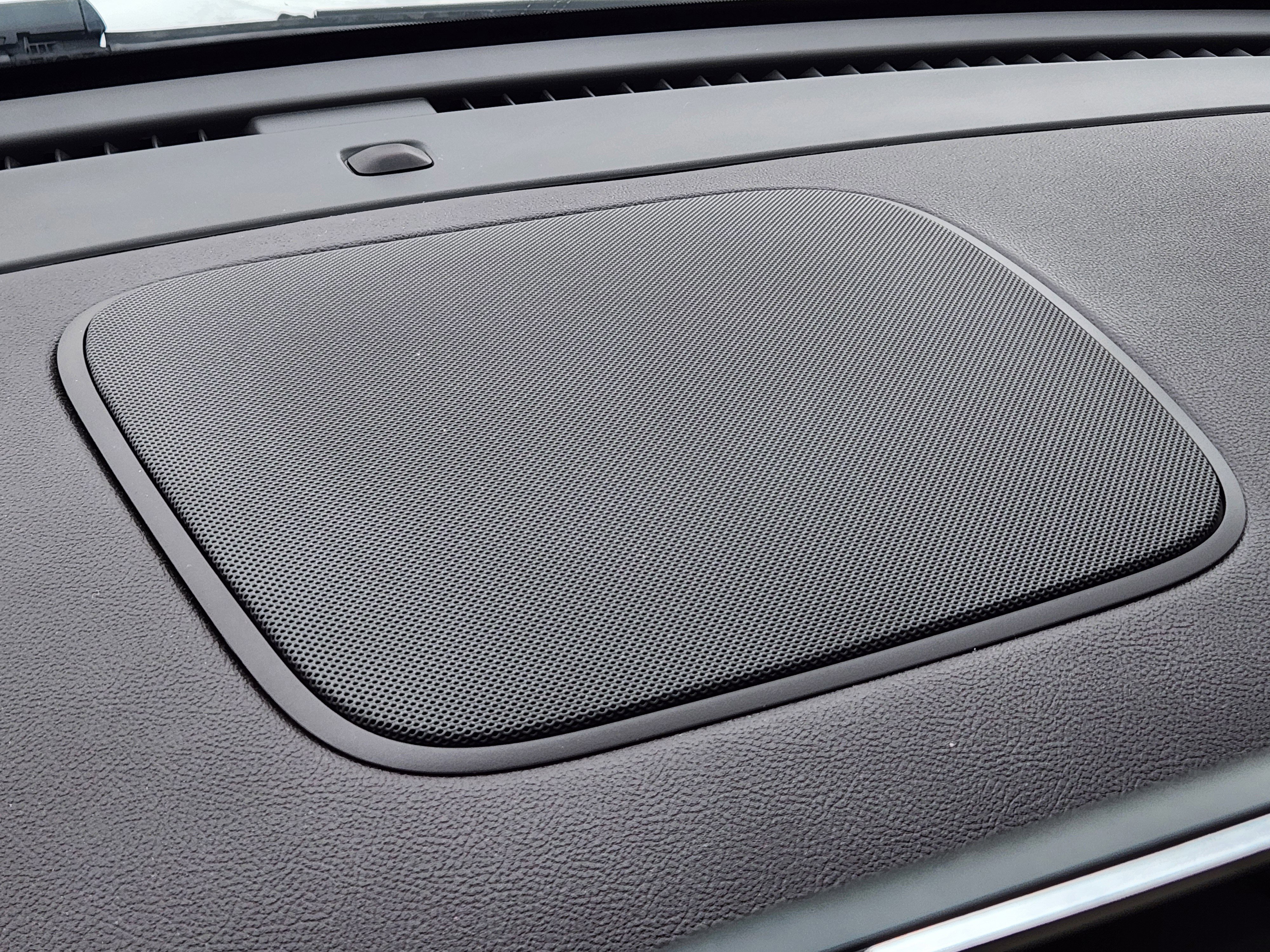 Used 2023 Lincoln Aviator Reserve w/ Equipment Group 201A image 12