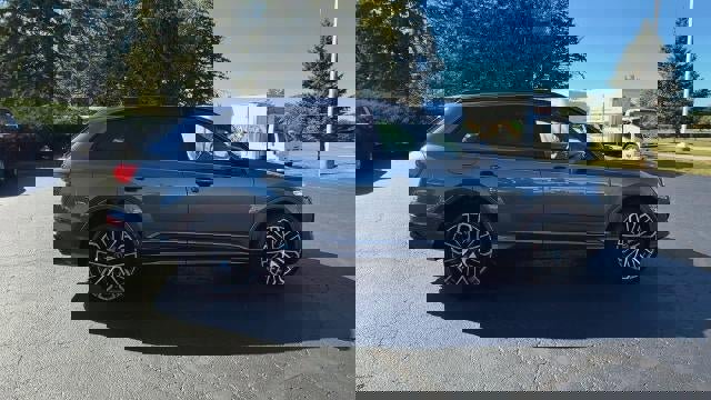 Used 2025 Audi SQ7 Prestige image 9