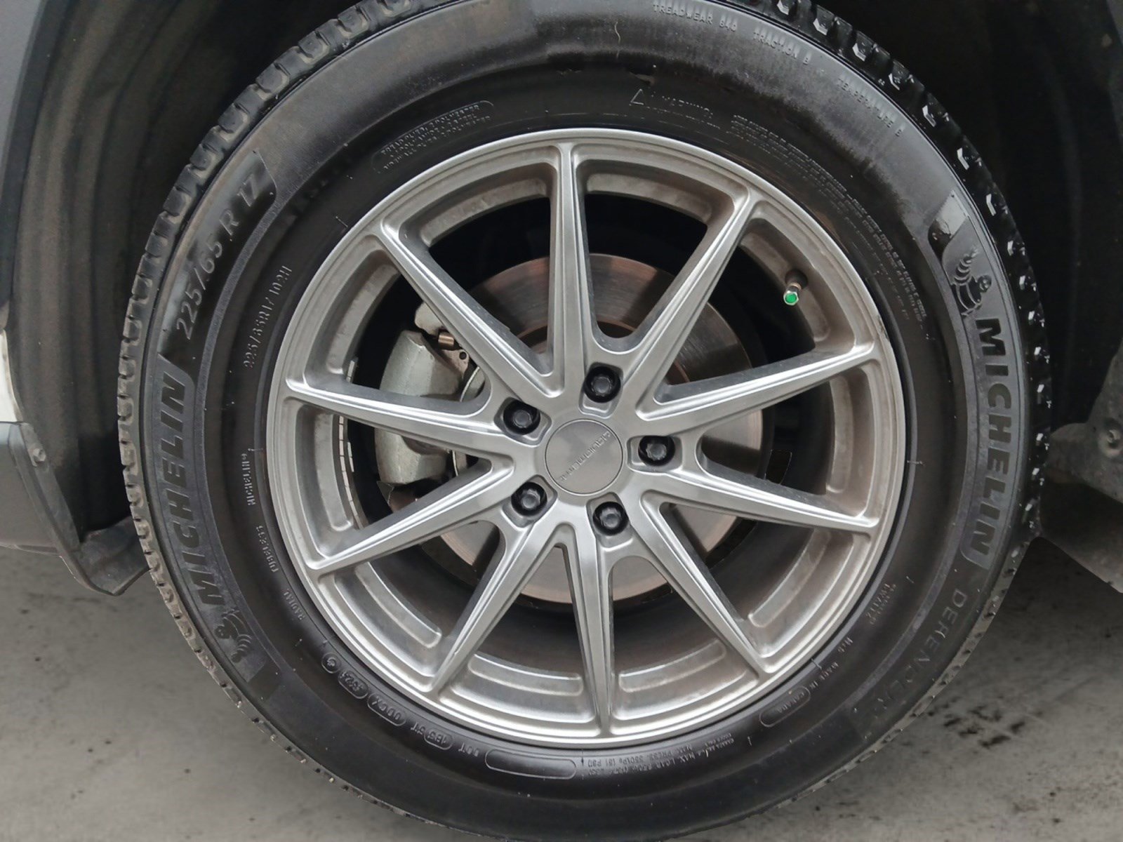 Used 2023 Toyota RAV4 XLE Premium image 14