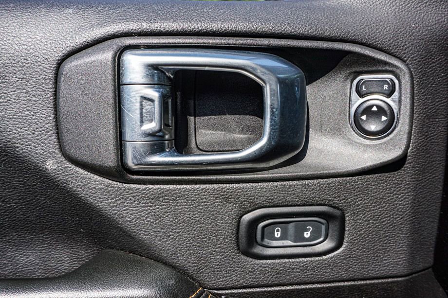 Used 2024 Jeep Wrangler Unlimited Sahara image 43