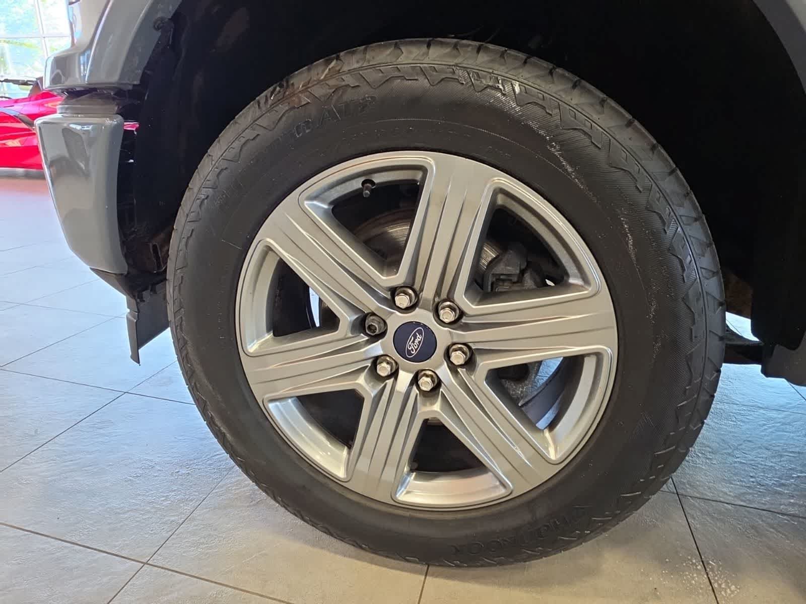 Used 2019 Ford F150 Lariat w/ Equipment Group 502A Luxury AWD/4WD image 17
