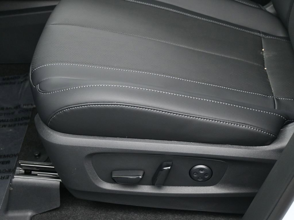 New 2026 INFINITI QX60 Luxe w/ Cargo Package image 16