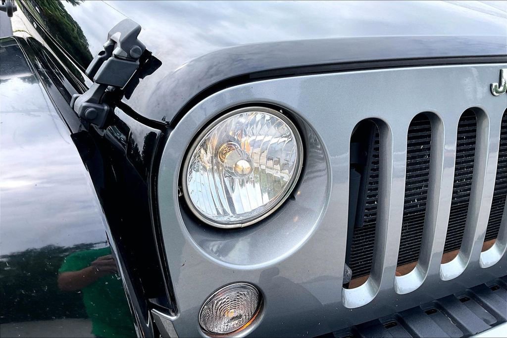 Used 2015 Jeep Wrangler Sport AWD/4WD image 30
