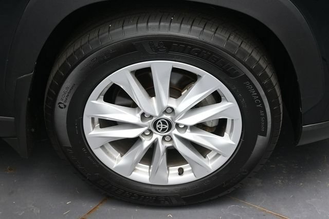 Used 2025 Toyota Corolla Cross LE AWD/4WD image 10