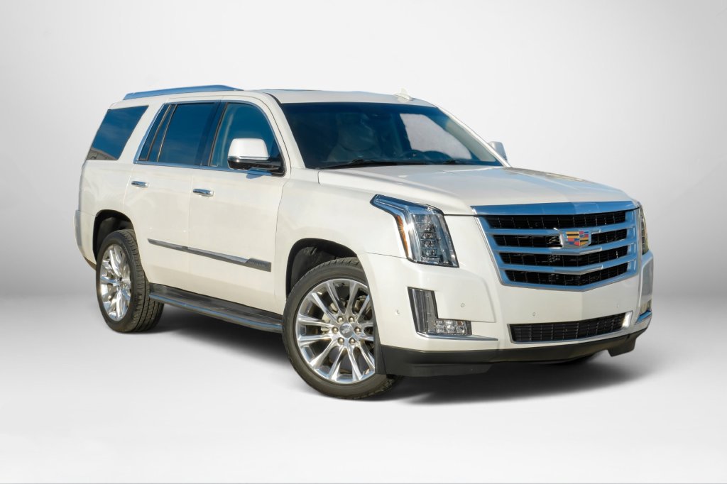 Used 2018 Cadillac Escalade Luxury AWD/4WD image 3