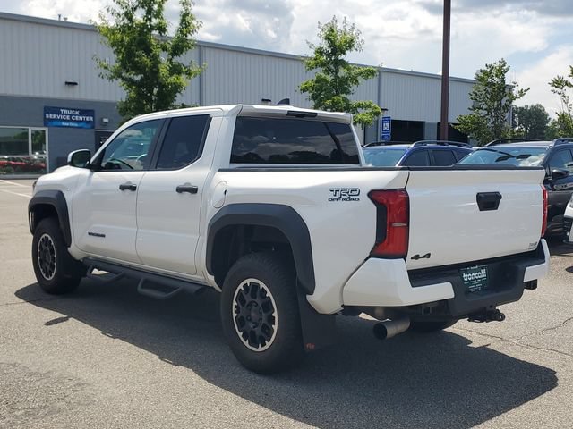 Used 2024 Toyota Tacoma TRD Off-Road AWD/4WD image 4
