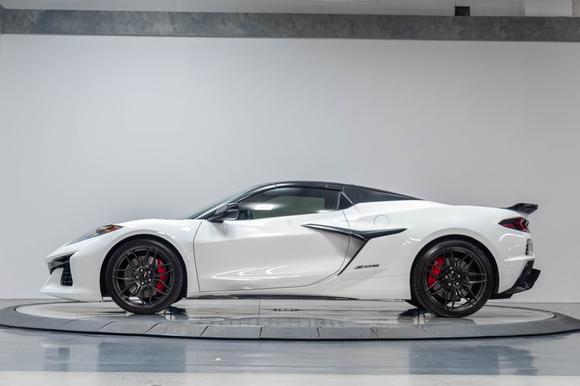 Used 2023 Chevrolet Corvette Z06 RWD image 43