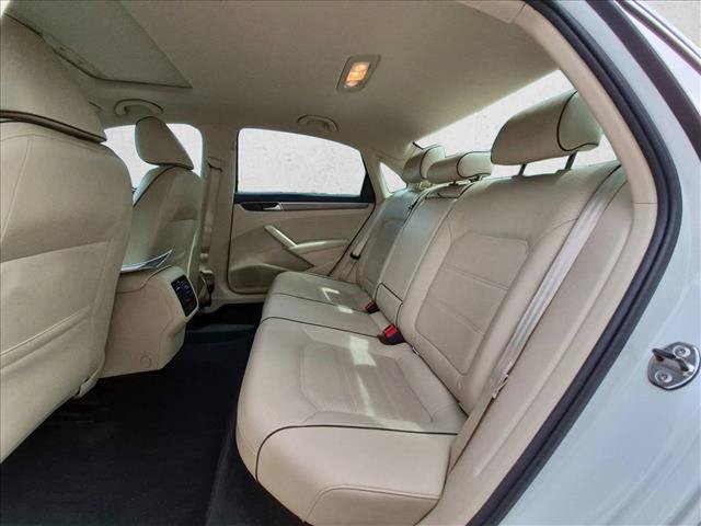 Used 2017 Volkswagen Passat 1.8T SE FWD image 15