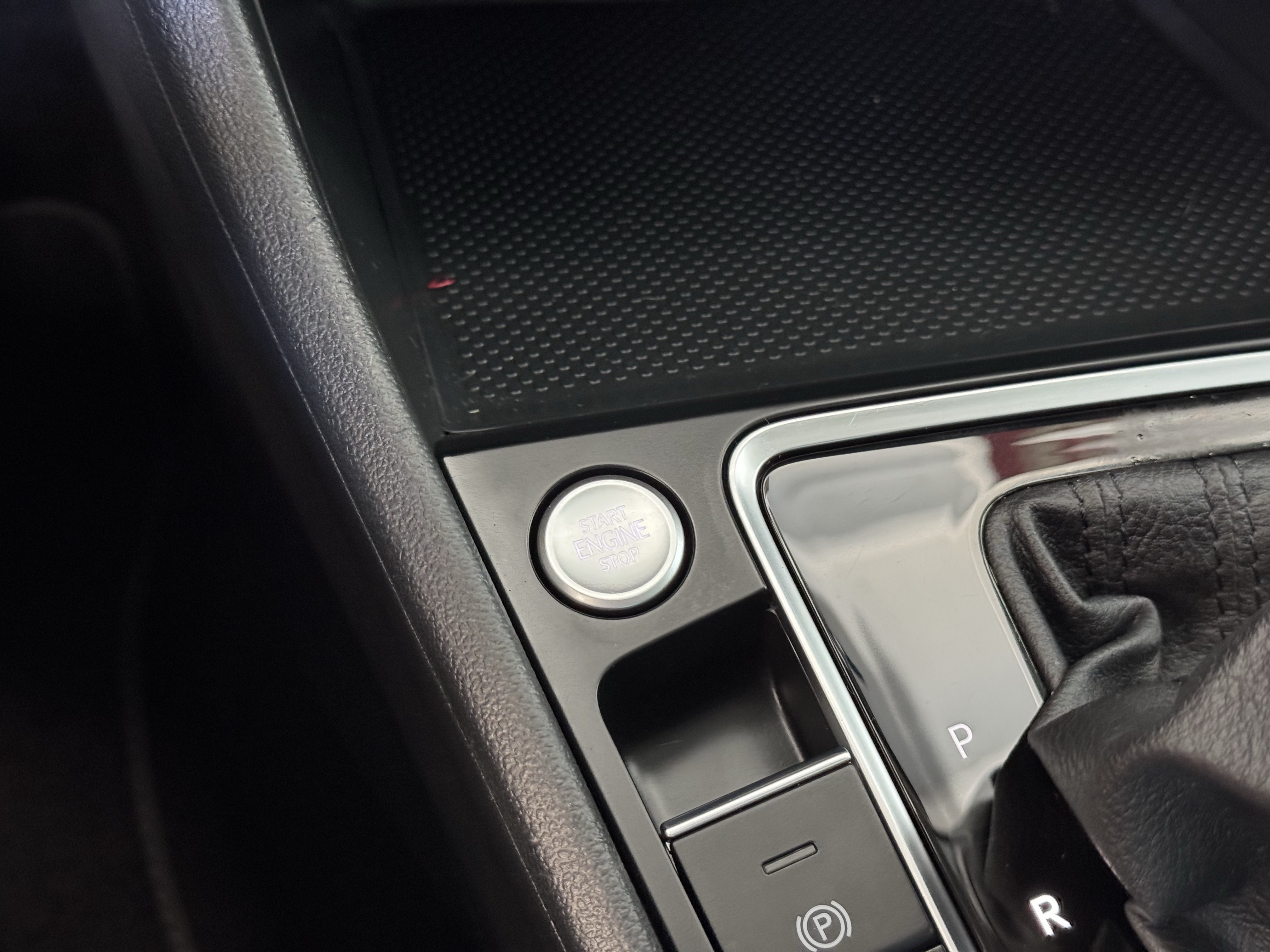 Used 2019 Volkswagen Jetta SEL FWD image 34