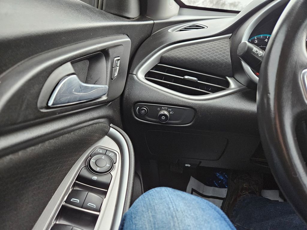 Used 2019 Chevrolet Malibu RS w/ LPO, Convenience Package 1 image 13