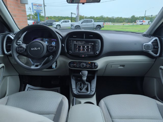 Used 2025 Kia Soul LX FWD image 13