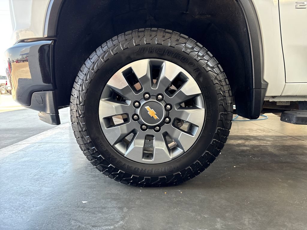Used 2022 Chevrolet Silverado 2500 Custom AWD/4WD image 29