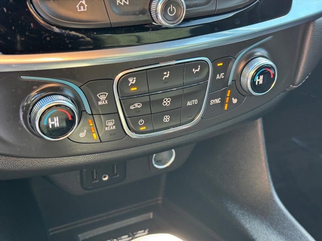 Used 2023 Chevrolet Traverse LT image 21