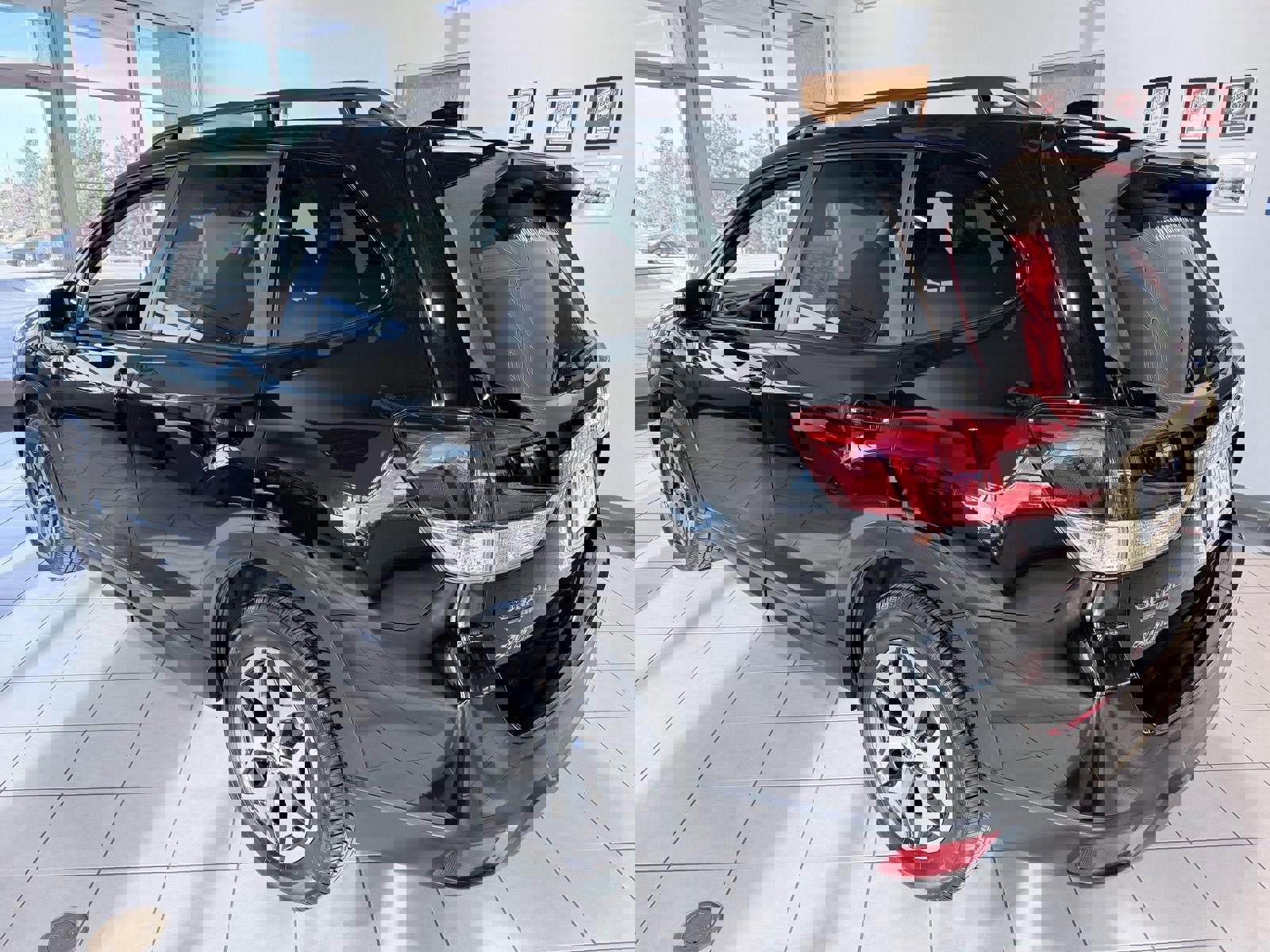 Used 2022 Subaru Forester Premium image 5