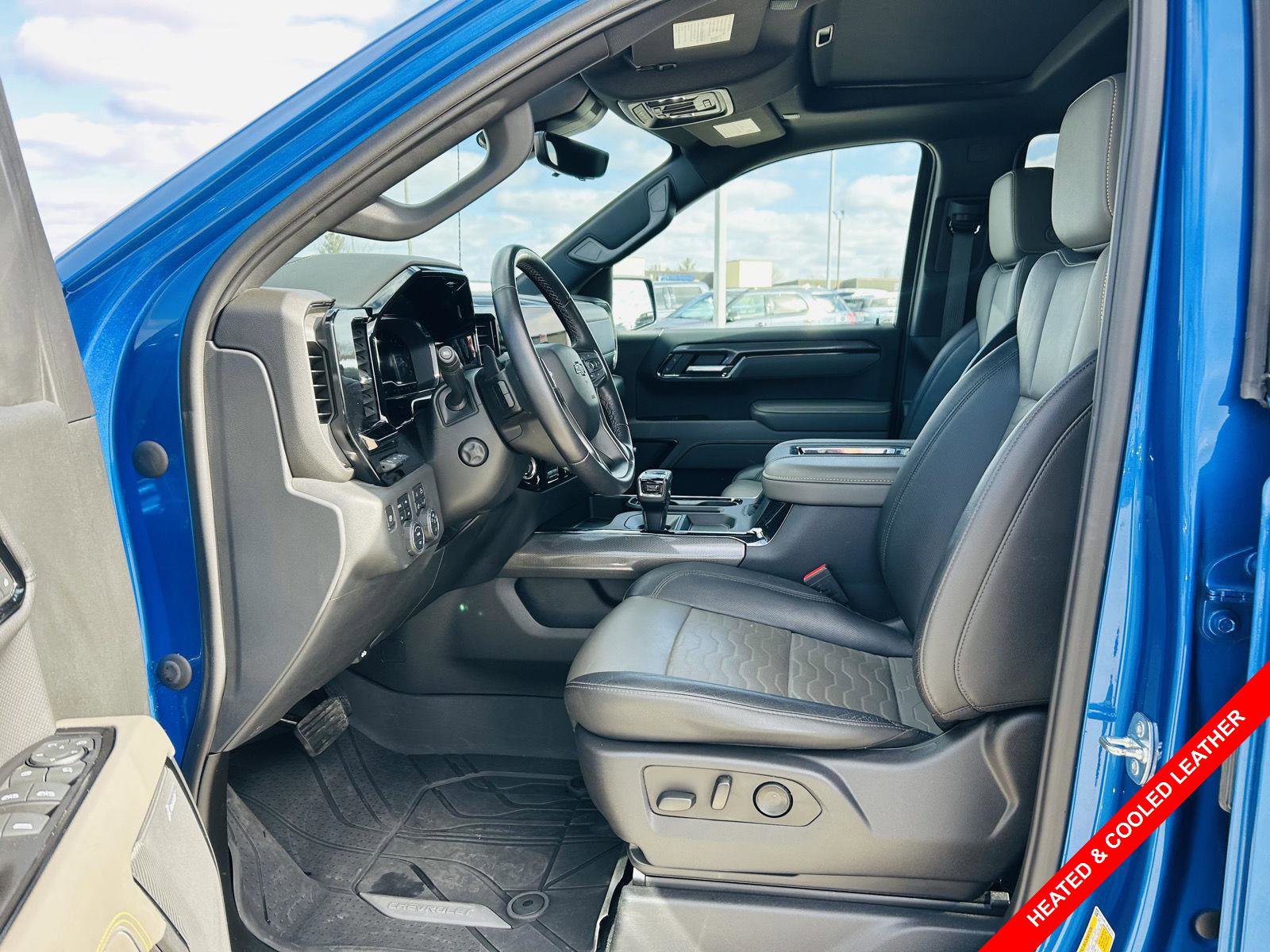 Used 2022 Chevrolet Silverado 1500 ZR2 w/ Technology Package image 3