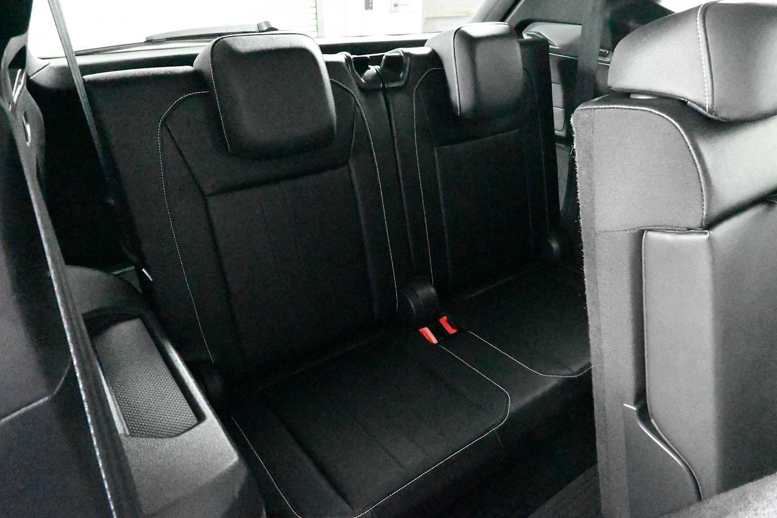 Certified 2023 Volkswagen Tiguan SE R-Line FWD image 10