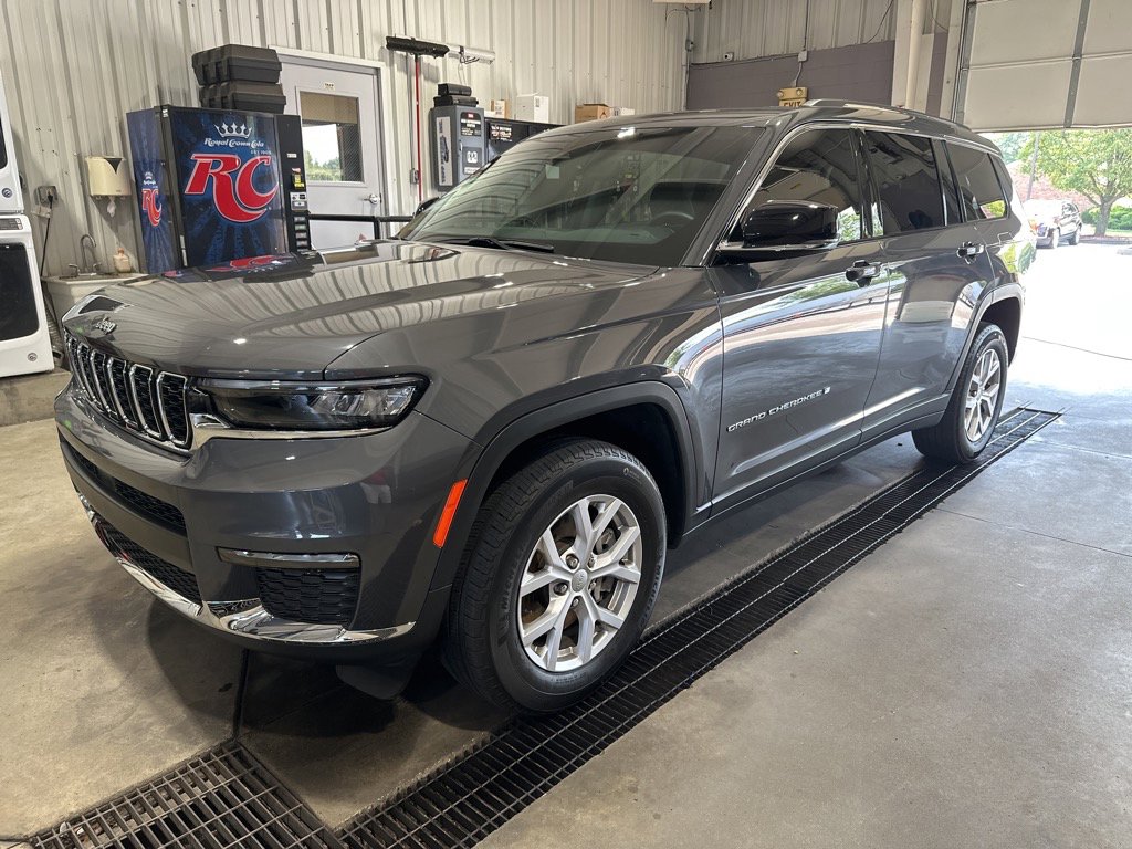 Used 2021 Jeep Grand Cherokee L Limited image 3