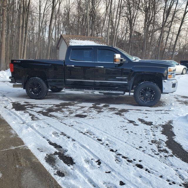 Used 2017 Chevrolet Silverado 3500 LTZ w/ Duramax Plus Package AWD/4WD image 7