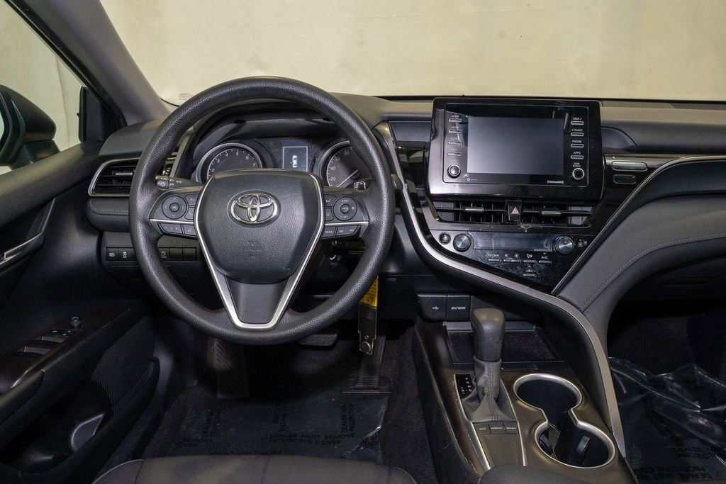 Used 2024 Toyota Camry LE image 6